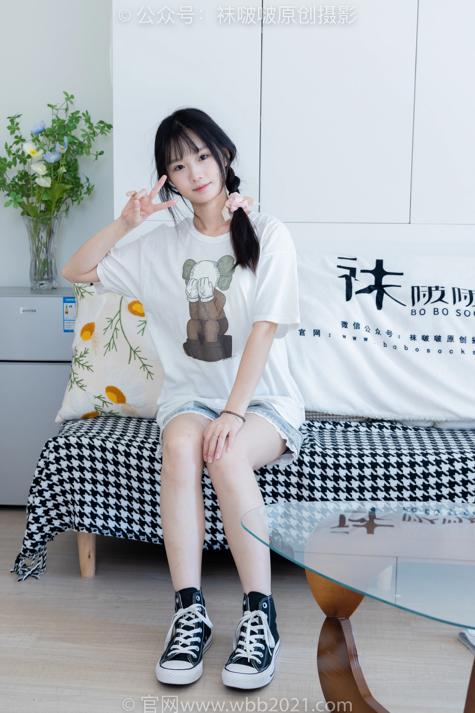 [BoBoSocks袜啵啵] NO.331 甜甜圈-板鞋、白棉袜、裸足（花絮版） 1